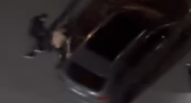 Komşuların yumruklu kavgası kamerada