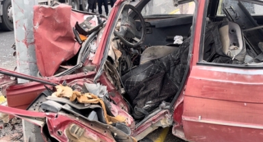 Kontrolden Çıkan Araç Hurdaya Döndü: 1 Ölü, 1 Ağır Yaralı