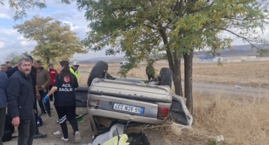 Kontrolden çıkan otomobil devrildi: 1 ölü, 1 yaralı