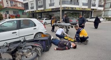 Motosiklet ile otomobil çarpıştı! 1 yaralı