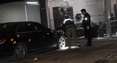 Ordu'da Silahlı Saldırı! Seyir Halindeki Araçtan Galeriye Ateş Açıldı