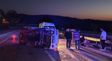 Otomobil ile minibüsün çarpışması sonucu 9 kişi yaralandı