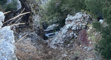 Otomobil uçuruma yuvarlandı, sürücü hayatını kaybetti