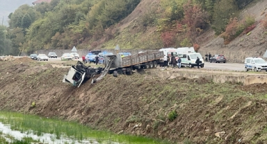 Otomobille tır çarpıştı! Karı koca hayatını kaybetti, 1 kişi yaralandı