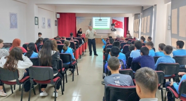 Piraziz’de 74 Yıllık Miras Gururla Kutlandı: “İmam Hatipli Olmak” Konferansı İlgi Gördü