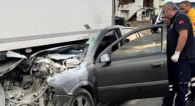 Samsun'da tıra arkadan çarpan otomobilin sürücüsü öldü