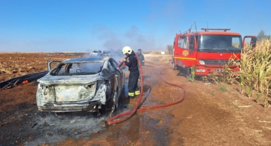 Seyir halindeki araç küle döndü