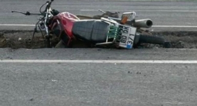 Tankerle çarpışan motosiklet sürücüsü hayatını kaybetti