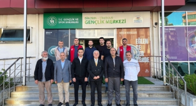 Tirebolu Gençliği Sahada! Milletvekili Elmas’tan Gençlik Merkezine Özel Ziyaret