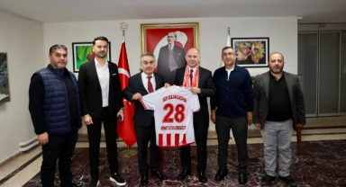 Vali Serdengeçti, 1926 Bulancak Spor Kulübü’nü Ağırladı