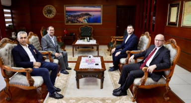 Vali Serdengeçti, Gaziler ve Şehit Aileleri Derneği Temsilcilerini Ağırladı