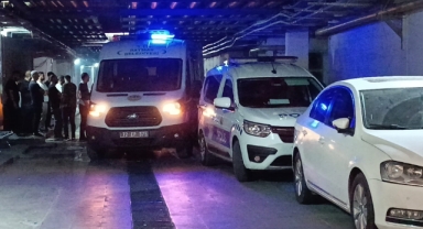 Yolun karşısına geçerken otomobilin çarptığı genç hayatını kaybetti