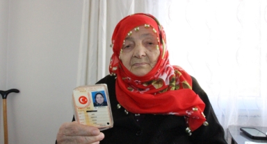 102 yaşında yeni kimliğine kavuştu