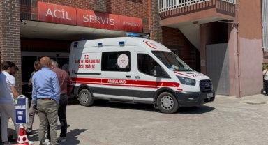 19 öğrenci zehirlenme şüphesiyle hastaneye kaldırıldı