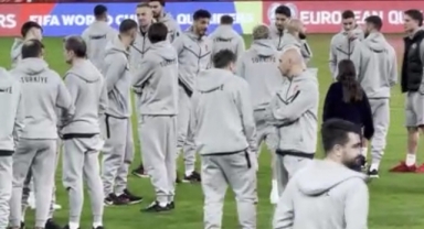 A Milli Futbol Takımı, La Cartuja Stadyumu'nda yürüyüş yaptı