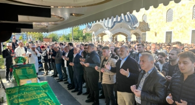 AK Parti Giresun İl Başkanı Yılmaz, Sarayburnu Camii’ndeki Cenaze Merasimlerine Katıldı