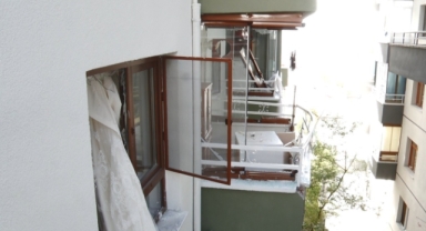 Apartmanda Doğal Gaz Patlaması Paniği!