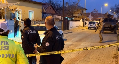 Baba ve oğlu silahla vurulmuş halde ölü bulundu