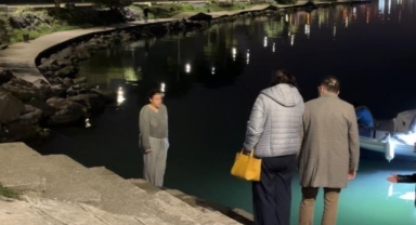 Denize atlamak istedi, anne ve babası ikna etti!