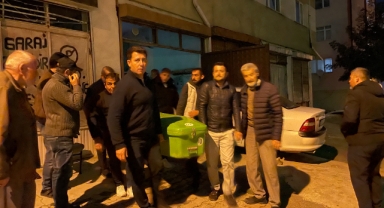 Eşinden haber alamayınca garaja indi, otomobilin içinde ölü buldu!