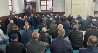 Espiye Müftüsü Özgül Cuma Namazı Sonrası Cemaatle Buluştu