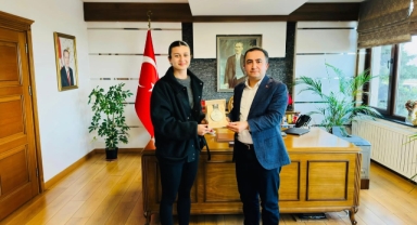 Espiyeli Millî Voleybolcu İlkim Zehra Yılmaz’dan Kaymakam Kavanoz’a Ziyaret