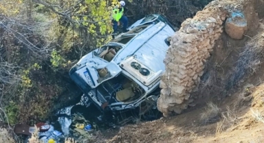 Feci Kazada Öğrenci Servisi Uçuruma Yuvarlandı: 14 Yaralı