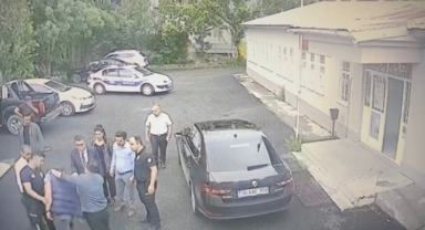 Gazeteciyi darbeden koruma polisine ceza