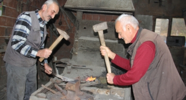 Giresun’da Unutulmaya Yüz Tutmuş Zanaat: İki Kardeş, Baba Mesleğini Yaşatıyor