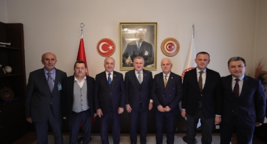 Giresun'un Başkanları Bakan Bak İle Buluştu: Spor ve Gençlik Yatırımları Masada