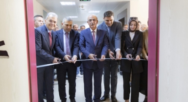 Giresun Üniversitesi’nden Vefa Örneği: Dr. Öğr. Üyesi Hayrettin Orhanoğlu Kütüphanesi Açıldı