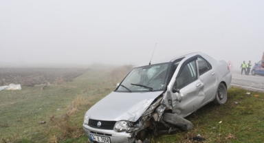 İki otomobilin çarpıştığı kazada 3 kişi yaralandı