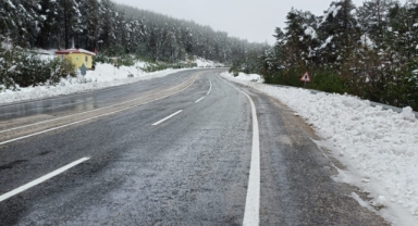 Kar nedeniyle kapanan o yol ulaşıma açıldı