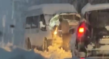 Kar ve tipi etkisini artırdı, kara yolları trafiğe kapatıldı