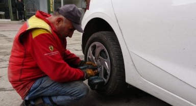 Kış Lastiği Zorunluluğu Başladı: Lastikçilerde Yoğun Mesai