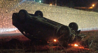 Kontrolden çıkan otomobil ters döndü: 1 yaralı