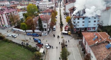 Korkutan bina yangını!