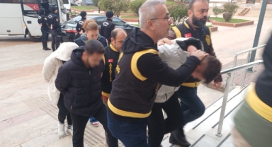 Lüks araçlar için ön ödeme vaadiyle vatandaşları dolandırdılar