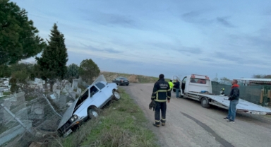 Mezarlığa uçtu, firar etti: Tekrar kaza mahalline gelen sürücü alkollü çıktı