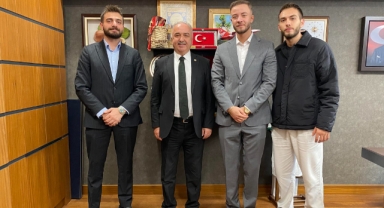 Milletvekili Temür, Mecliste Ziyaretçilerini Ağırladı 