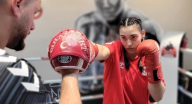 Milli boksör Ayşenur, Türkiye'deki başarılarını Avrupa'da 