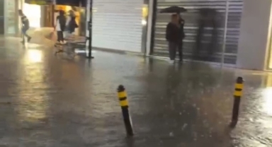 O kentte cadde ve sokaklar göle döndü