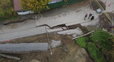 Okul İnşaatının Yanındaki Yol Çöktü