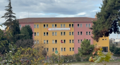 Okulda Panik! 15 Öğrenci Zehirlenme Şüphesiyle Hastaneye Kaldırıldı