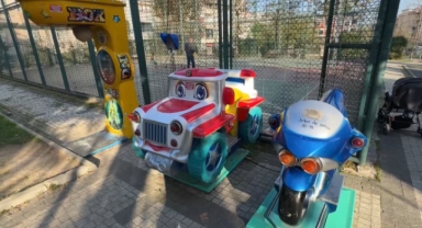 Parkta oynayan 4 çocuk, elektrik akımına kapıldı