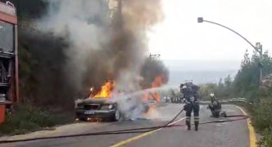 Seyir halindeki otomobil alevlere teslim oldu