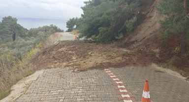 Şiddetli Yağışın Ardından Sahil Yolunda Heyelan Meydana Geldi