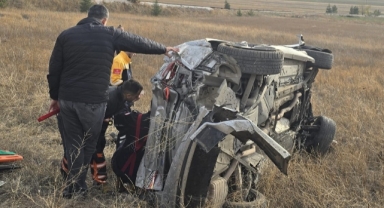 Takla atan otomobil hurdaya döndü: 1 yaralı