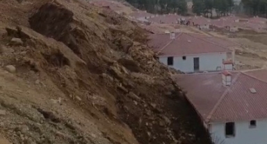 Toprak kaydı, yapım aşamasındaki 6 ev zarar gördü
