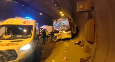 Tünelde Feci Kaza! Otobüsle Tır Çarpıştı: Yaralılar Var